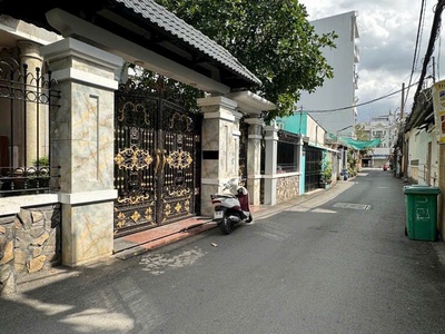  h.iếm lâm văn bền   q7   b.á.n đất tặng nhà 80,2m    hẻm xe tải cách ba bước chân   chỉ 4xx tỷ 2