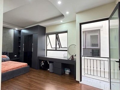 Hiếm   hơn 9 tỷ nhà mới ngõ 239 bồ đề full nội thất 35m x 6t thang máy ở luôn. 2