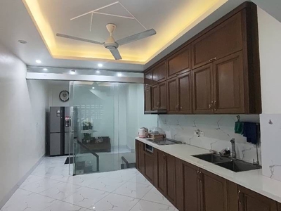 Nhỉnh 15 tỷ bán nhà bồ đề kinh doanh tấp nập. 47m x 5t ở luôn. cực gần cầu. 2