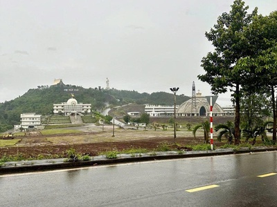 Hot   hot   hot   siêu phẩm suối view hồ trị an tuyệt đẹp 0