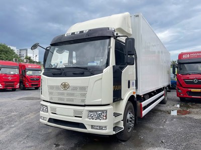 Công ty bán xe tải Faw 7t25 tấn thùng kín container 9m9 3