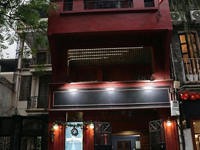 Sang nhượng nhà hàng âu - vị trí vàng - sẵn dòng tiền 0