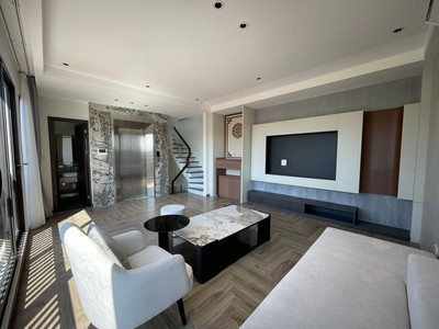 Trung tâm phúc đồng 42m2 6 tầng thang máy, ô tô thông, kinh doanh, nhỉnh 1x tỷ 2