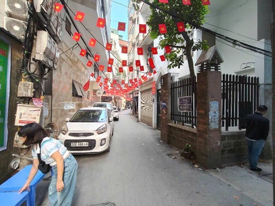 Nhà bántrung tâm cạnh mễ trì   cách vài chục mét đường miếu đầm   di chuyển dễ dàng khu ngoại 1