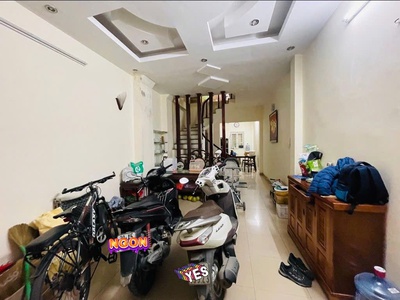 Nhà bántrung tâm cạnh mễ trì   cách vài chục mét đường miếu đầm   di chuyển dễ dàng khu ngoại 3