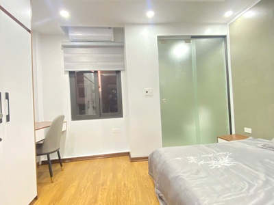 Cần cho thuê nhà làm chdv ngõ 75 giải phóng, 42m  x 6 tầng cải tạo được 9pn, 30 triệu 1