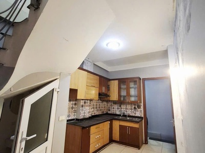 Cho thuê nhà mặt phố giải phóng, 50m  x 4 tầng, 3pn, 3 wc, 10 triệu 1