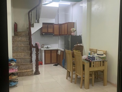 Cho thuê nhà nguyên căn ngõ 567 nguyễn trãi, 22m  x 5 tầng, 3pn khép kín, 10 triệu 2