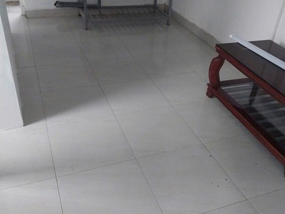 Cho thuê căn hộ tập thể tầng 5, 13 khuất duy tiến 90m , gồm 3 phòng ngủ, 2 wc 8 triệu 2