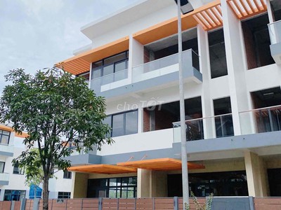 Nhà phố nhỉnh 4 tỷ - 20 đến phút phú mỹ hưng - 1 trệt 2 lầu 1