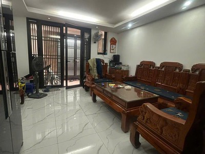 Bán nhà hoa thám, vài bước chân ra khu d gleximco. 500m ra lê trọng tấn. 2