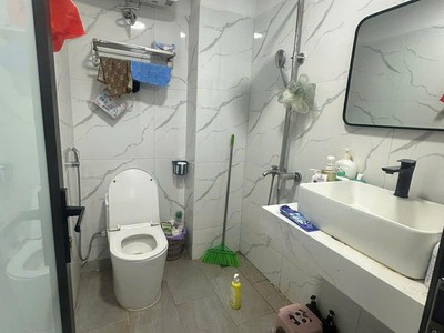 Bán nhà hoa thám, vài bước chân ra khu d gleximco. 500m ra lê trọng tấn. 3