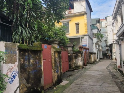 Chính chủ nhờ bán đất kèm nhà cấp tại ngọc thụy 2