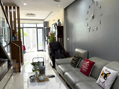 Bán nhà mặt tiền ngã 7 trung tâm nha trang đường núi một 3 tầng 1 tum giá 10,5 tỷ 3