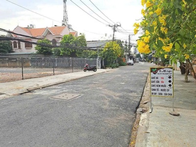 Bán 986m   20x50  đất thổ mặt đường nhựa 12m   gần cầu vượt tham lương   kcn tân bình 4