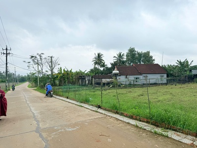 Cần bán lô đất diện tích 150m2 giá đầu tư 2