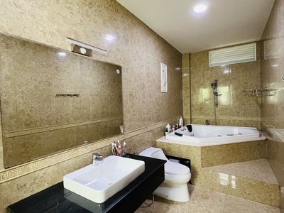 Bán biệt thự 5 tầng  - bình thạnh - đặng thùy trâm - 120m - mặt tiền 10m - vip - có hầm - 7pn lớn - 3