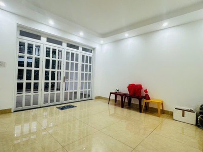 Lô góc - ngang 8.5m hiếm- hẻm xe ô tránh thông - cách sân bay quốc tế 1km- giáp tân bình- sân để 2 2