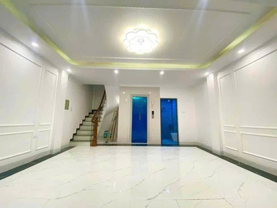 Cho thuê nhà 6 tầng mới xây có thang máy ô tô vào nhà 3