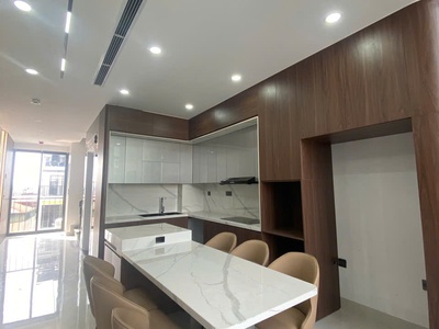 Bán nhà mặt đường 17m tại trung tâm ngọc thụy 4