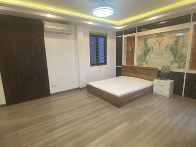 Chính chủ bán nhà 5 tầng ven hồ tây, trích sài, ô tô vào, cách hồ 10m giá tốt 0