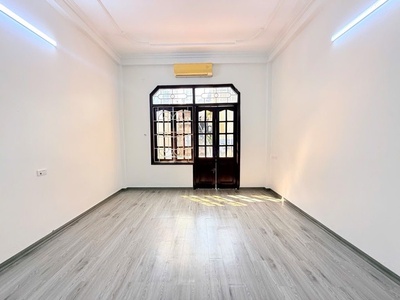 Thụy khuê dt 36m x mt 4m2 -5 tầng dân xây 7,99 tỷ 2 thoáng,ngõ thông hồ tây 3