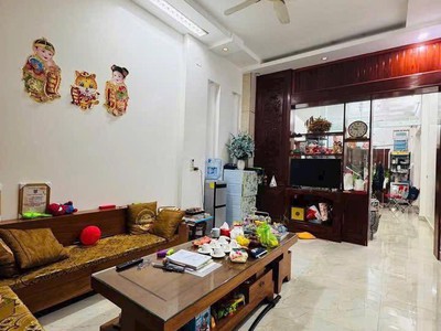 Bán nhà 4 tầng mặt phố Lý Công Uẩn, ph Lê Thanh Nghị, TP HD, 63.7m2, mt 4m, 4 ngủ, 3 vs 1