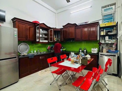 Bán nhà 4 tầng mặt phố Lý Công Uẩn, ph Lê Thanh Nghị, TP HD, 63.7m2, mt 4m, 4 ngủ, 3 vs 2