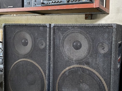 Bán sale loa nghe nhạc cho Ae 11