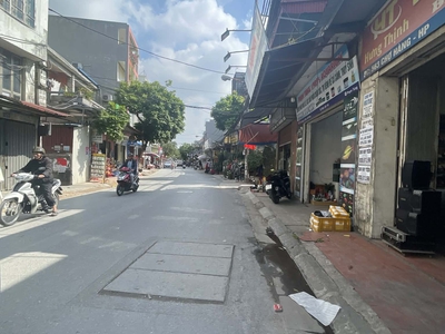 Bán nhà 3,5 tầng mặt đường Chợ Hàng, vị trí đẹp trung tâm chợ. 0