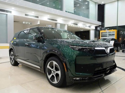 VF 9: 1ty499 - 1ty699   Giảm trực tiếp 4 1