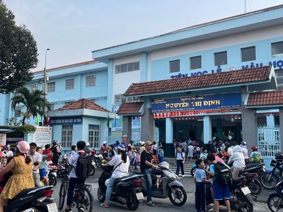 Bán nhà 2 tầng 3pn, sổ hồng, 56m2, đường phan văn hớn, đông hưng thuận, q.12. giá 4.6 tỷ.hxh 4