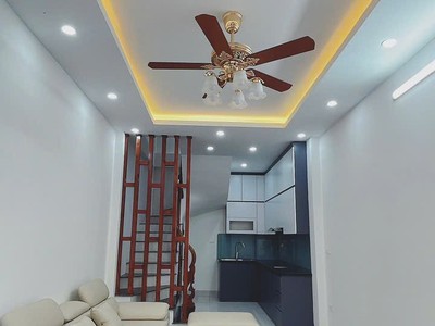 Bán nhà phúc lợi 30m    5 tầng   nhà mới   long biên 4