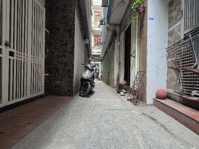  ngã tư trương định  31m   5 tầng  ngõ nông, rộng thoáng  gần phố 8,2 tỷ 0