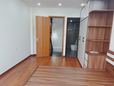 Bán nhà phúc lợi 30m    5 tầng   nhà mới   long biên 1