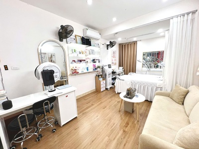 Cần sang nhượng mặt bằng và  thanh lý một số đồ spa  vào làm ngay 2