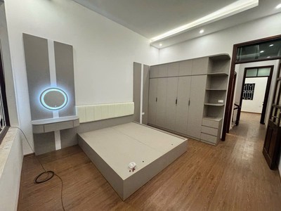 Giá rẻ như cho 61m2, nhỉnh 8 tỷ, 3t dân xây, full nội thất, phố thượng thanh 2