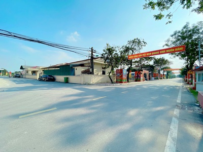 Bán đất võng xuyên,phúc thọ dt 83m2,mt5m,đường thông ,ô tô tránh ,kinh doanh 1