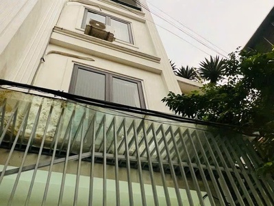 Cần tiền báncăn nhà mới ô tô đỗ gần, 50 met   4 tầng. nhỉnh 8 tỷ   kv lê quang đạo nối dài sđt 0972 0