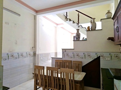 Nhà linh đông, 65m2, 2 tầng btct, hoàn công, ô tô đổ cổng chỉ nhỉnh 5 tỷ 2