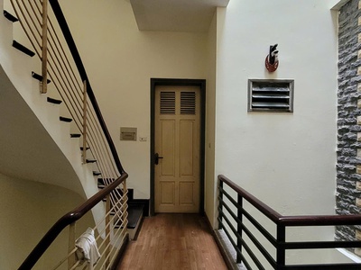 Cho thuê mp nguyễn bá khoản 85m 4,5 tầng, mt 5m, 4pn 4vs. 35tr/tháng 4