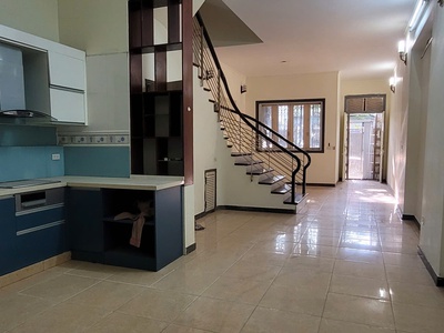 Cho thuê mp nguyễn bá khoản 85m 4,5 tầng, mt 5m, 4pn 4vs. 35tr/tháng 1