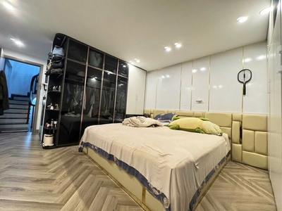 Nhà đẹp ngọc lâm, gara, 7 tầng thang máy, mặt tiền 9m, ngõ nông, gần ôtô tránh 3