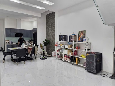 Bán nhà đường số 8, linh xuân, thủ đức, tp hcm, dt 90m2, sổ hồng, giá 7.7 tỷ. liên hệ 0933125879 3