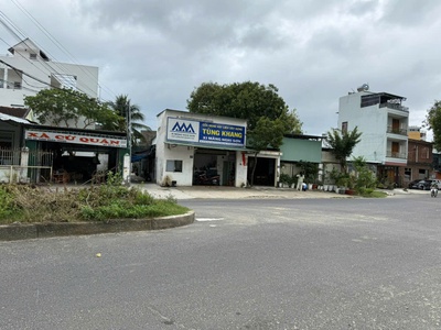 Chỉ tính bằng giá đất tặng mặt bằng kinh doanh và 4 nhà trọ căn góc 2 mặt tiền đường rộng gần biển 0