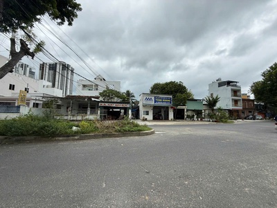 Chỉ tính bằng giá đất tặng mặt bằng kinh doanh và 4 nhà trọ căn góc 2 mặt tiền đường rộng gần biển 3