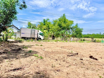 Tìm đâu ra lô đất hơn 200m2, ngang đến 10m, có thổ cư, chỉ 4xxtr 1