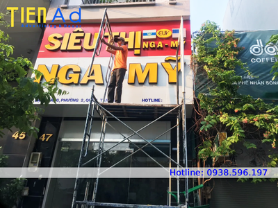 Thi công bảng hiệu hàng rào công trình trọn gói và những điều cần biết 0