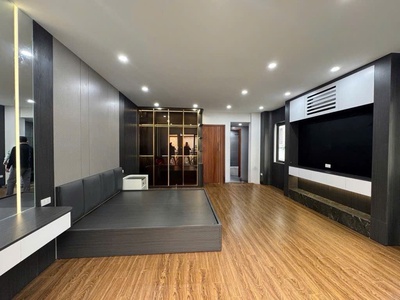 Bán nhà ngọc thuỵ long biên,đường 4.5m,oto vào nhà,thang máy,phân lô, 50m 1