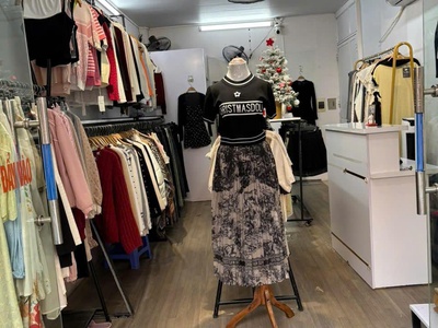 Sang nhượng shop quần áo   phố định công, hoàng mai, hà nội 1